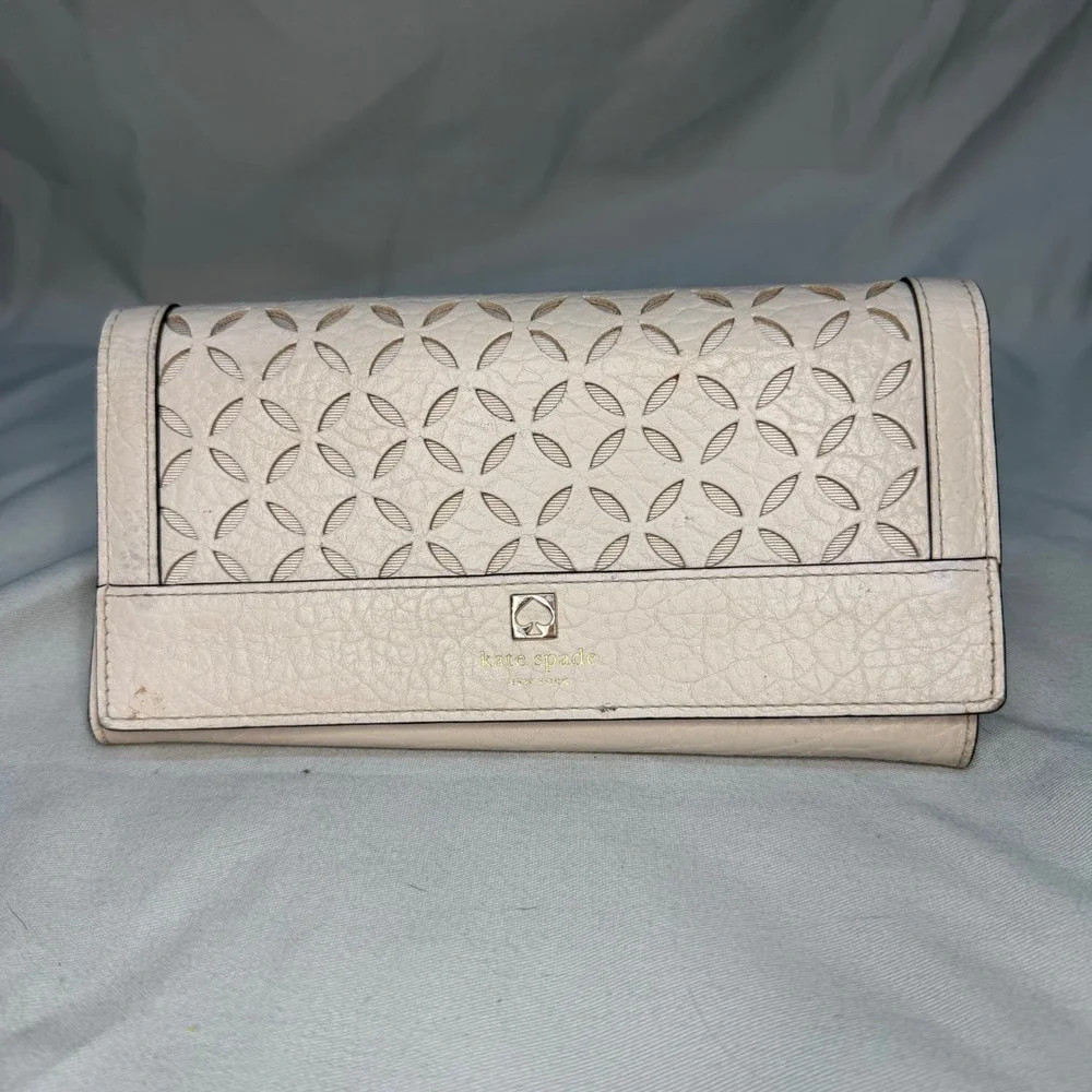 Kate Spade New York Cream Pebbled Leather Laser Cut Petal Continental Wallet
